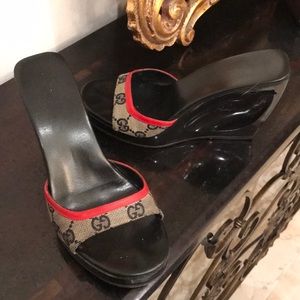 🔴💯 GUCCI CANVAS WEDGES